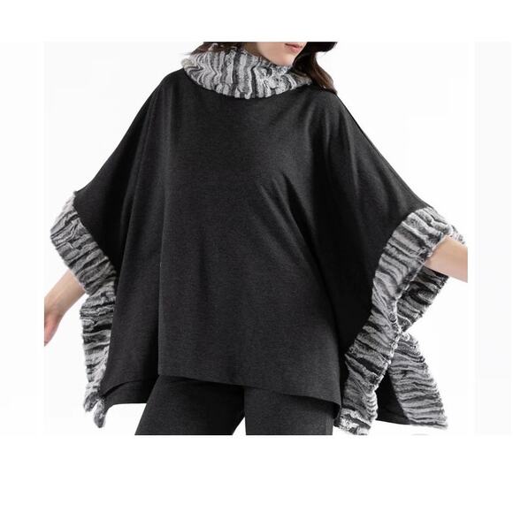 Capote SIAN Boho Cowl Neck Square Bamboo Fleece Poncho with Faux Fur Trim Sz S/M - Picture 1 of 13